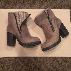 Zip up Sweater/Leather Boots